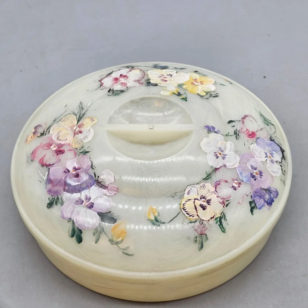 Unbranded vintage round
